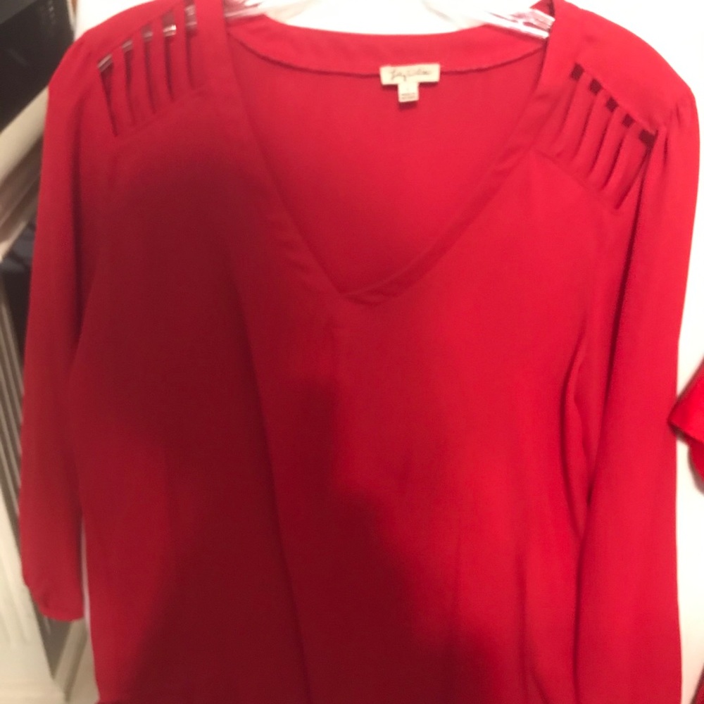 Tops - Picture 2 of 5